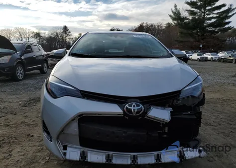2018 Toyota Corolla L z USA, uszkodzony, nr VIN 2T1BURHE6JC032122